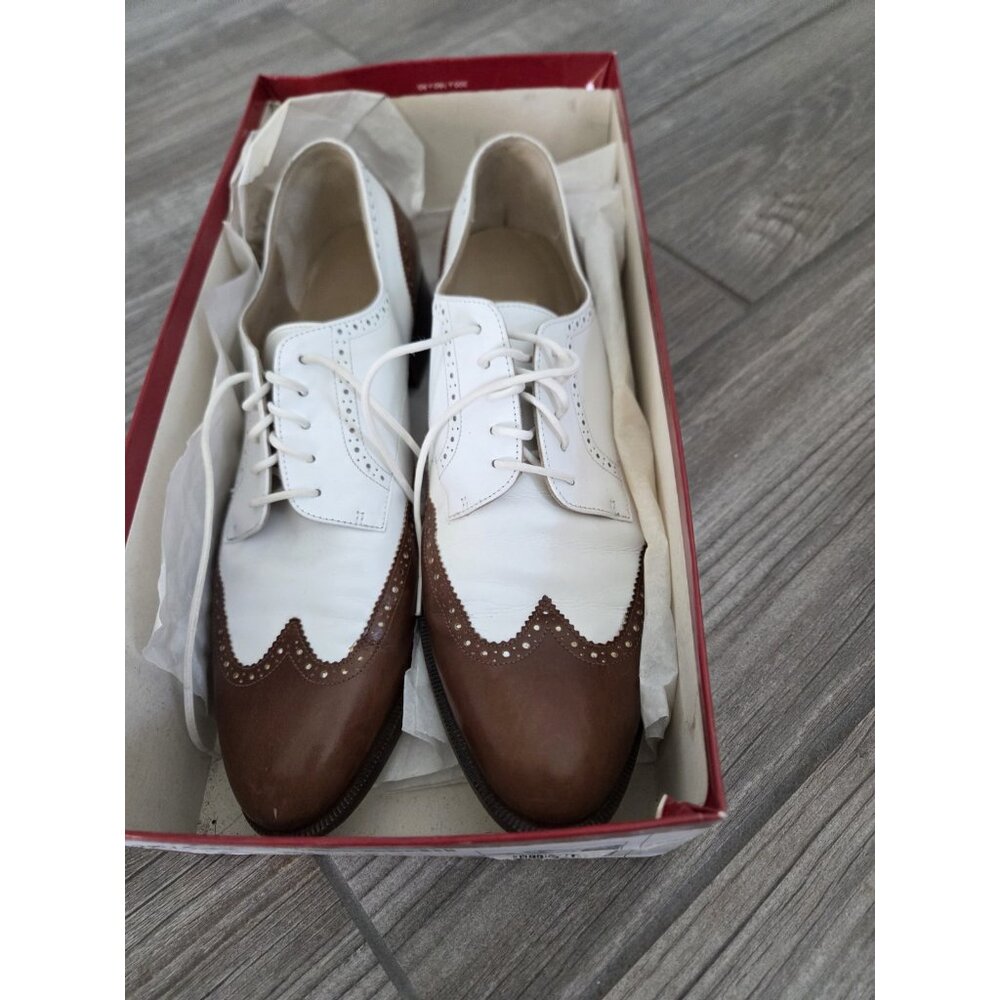 Salvatore Ferragamo White/Brown Wingtip Oxford Flats Size 9AA. EUC